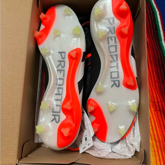 Adidas Predator Elite FG Soccer Cleats - US Men’s 7 size - US Women’s 8 size - Picture 3 of 3